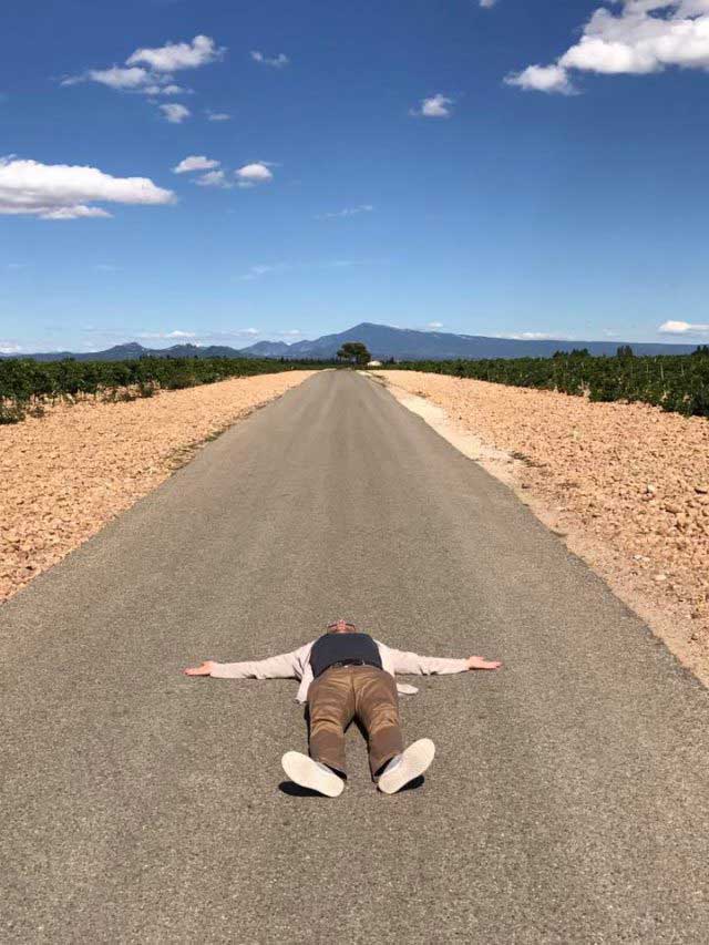 A very personal way of feeling the terroir of Châteauneuf-du-Pape in the Vaucluse : Wine Tour by Mistral Tour !