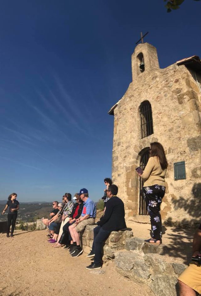 Visite de la Chapelle Saint-Christophe à Tain-l’Hermitage, dans la Drôme, avec Mistral Tour, organisateur de Wine Tours.