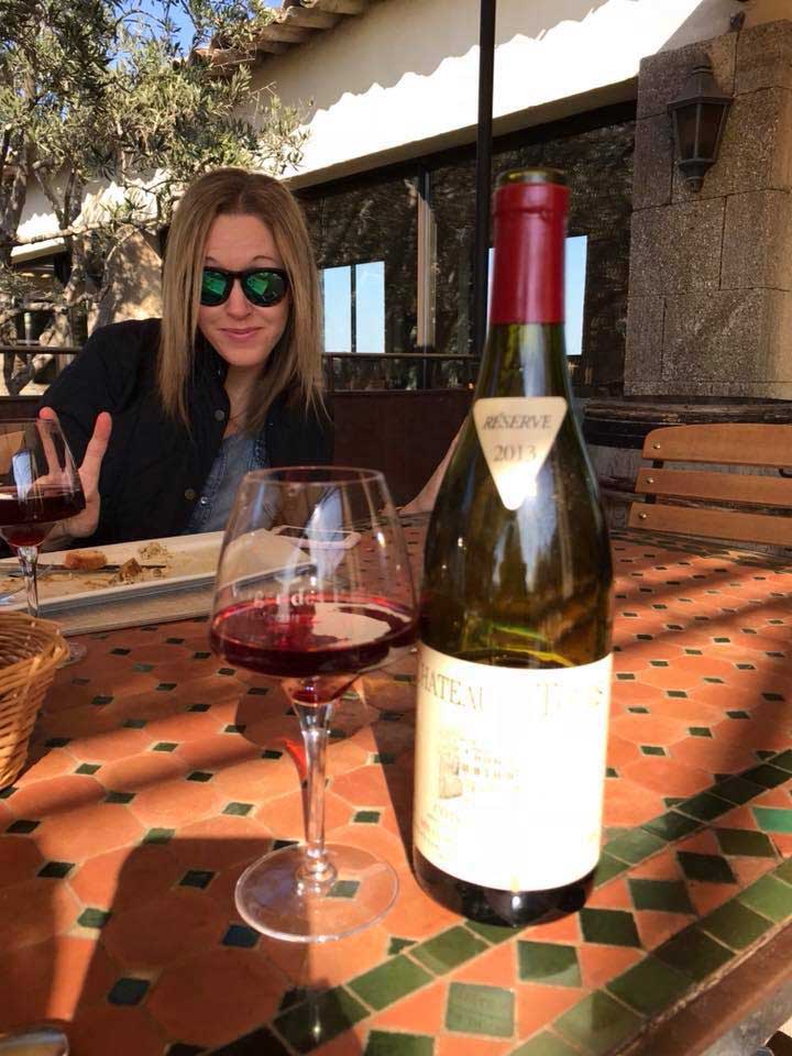 We love Indian summer! Lunch on the terrace of Verger des Papes Restaurant during a wine tour by Mistral Tour, incoming agency close to Avignon.